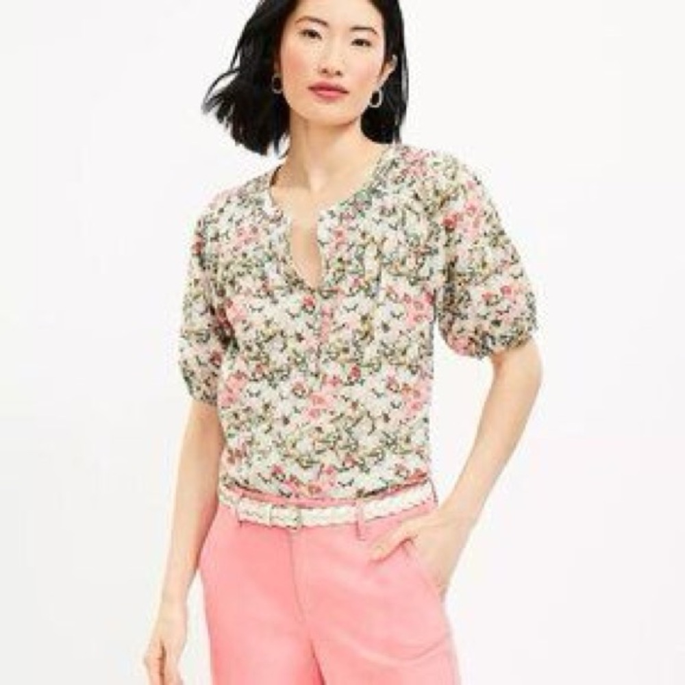 LOFT NWT❗️Garden Floral Print Smocked Top Blouse in Pink and Green